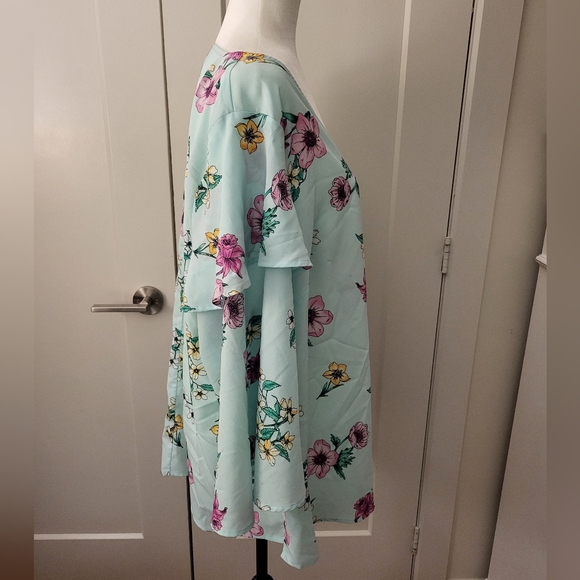 Lane Bryant Plus Size Floral Blouse - Picture 4 of 8